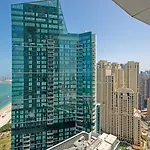 Fantastic High Floor 3Bed Apartment By Suiteable
