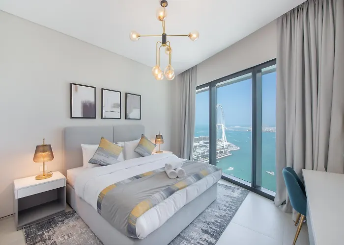 Fantastic High Floor 3Bed Apartment By Suiteable