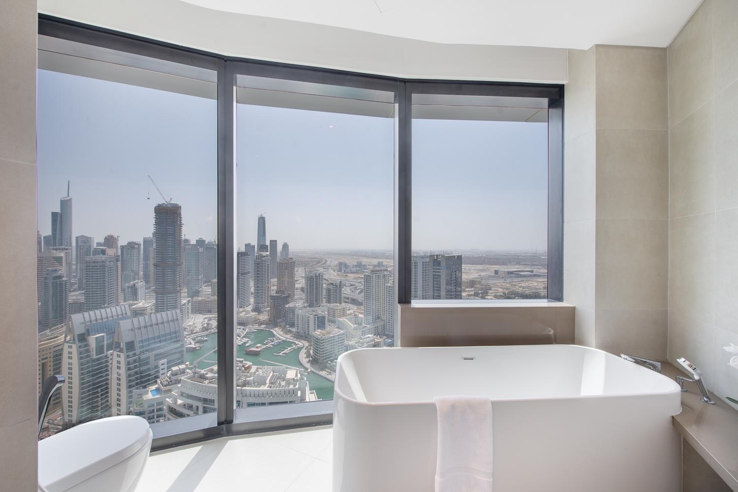 Fantastic High Floor 3bed By Suiteable Apartment